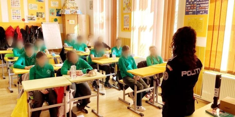 ACTIVITĂȚI INFORMATIV PREVENTIVE DESFĂȘURATE LA  ȘCOALA GIMNAZIALĂ VĂDENI