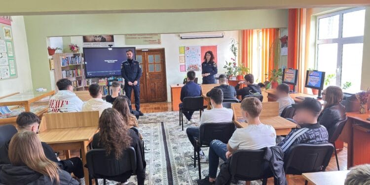 ”UNIM INIMI MEREU…CONSTRUIM GENERAȚII NOI”  – EDIȚIA A II-A  – proiect local implementat la Liceul Tehnologic ”Panait Istrati”  Brăila, cu participarea polițiștilor brăileni  –