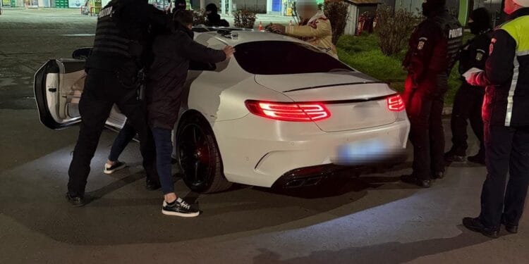 ACȚIUNI ȘI RAZII CU EFECTIVE MĂRITE PENTRU SIGURANȚA CETĂȚENILOR Infracțiuni depistate în flagrant