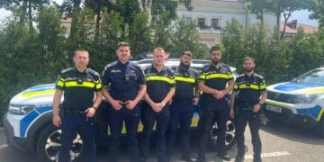 O fetiță de 11 ani, salvată de polițiști dintr-un apartament cuprins de fum, în Brăila