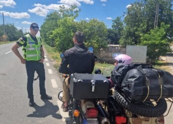 Activități preventive desfășurate de polițiști pentru creșterea siguranței rutiere în rândul conducătorilor de motociclete și mopede