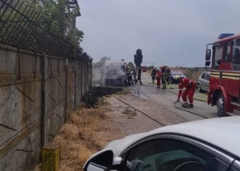 Incendiu la un microbuz