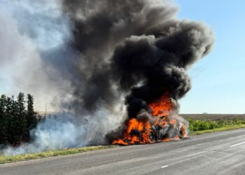 Incendiu la un autoturism