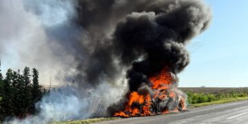 Incendiu la un autoturism