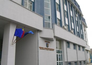 REȚINUT DE POLIȚIȘTI ȘI ARESTAT PREVENTIV PENTRU TENTATIVĂ LA TÂLHĂRIE