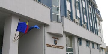 REȚINUT DE POLIȚIȘTI ȘI ARESTAT PREVENTIV PENTRU TENTATIVĂ LA TÂLHĂRIE