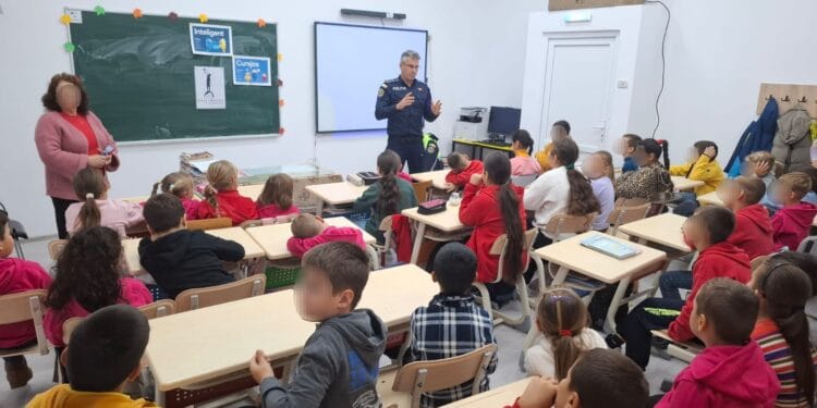 PROIECTUL DE SIGURANȚĂ ÎN MEDIUL ȘCOLAR ”ȘCOALA ȘI POLIȚIA – O ECHIPĂ ACTUALĂ PENTRU UN VIITOR AL NOILOR GENERAȚII”