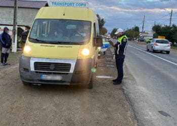 ACȚIUNE A POLIȚIȘTILOR RUTIERI PENTRU VERIFICAREA MICROBUZELOR ȘCOLARE