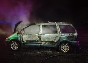 Autovehicul ce a luat foc pe DN22B