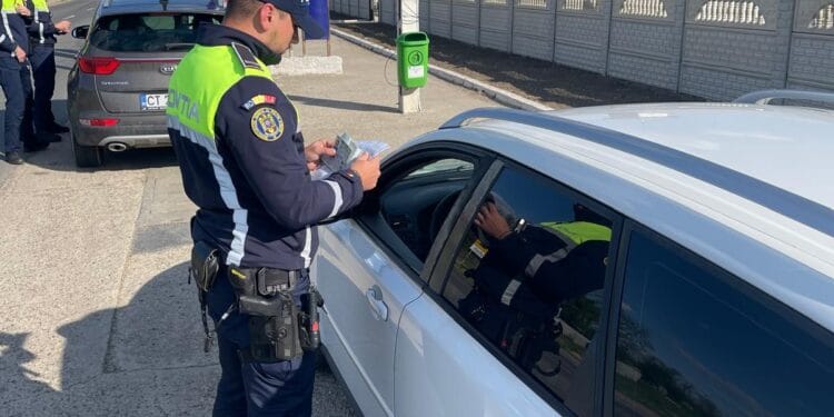 ACȚIUNILE POLIȚIȘTILOR RUTIERI PENTRU O MINIVACANȚĂ ÎN SIGURANȚĂ
